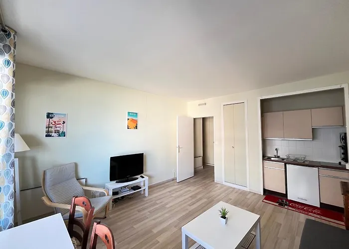 Apartment Centre - Confortable Proche Plage, Wifi - Fr-1-319-423 *